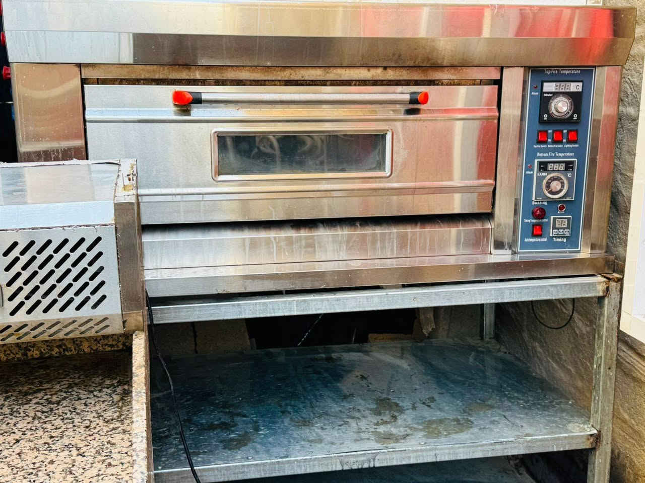 لسلام عليكم اغراض مطعم كامله للبيع 
العنوان كربلاء... مكلف بالنشر اي استفسار الاتصال ع هذا الرقم ‏‪***********
