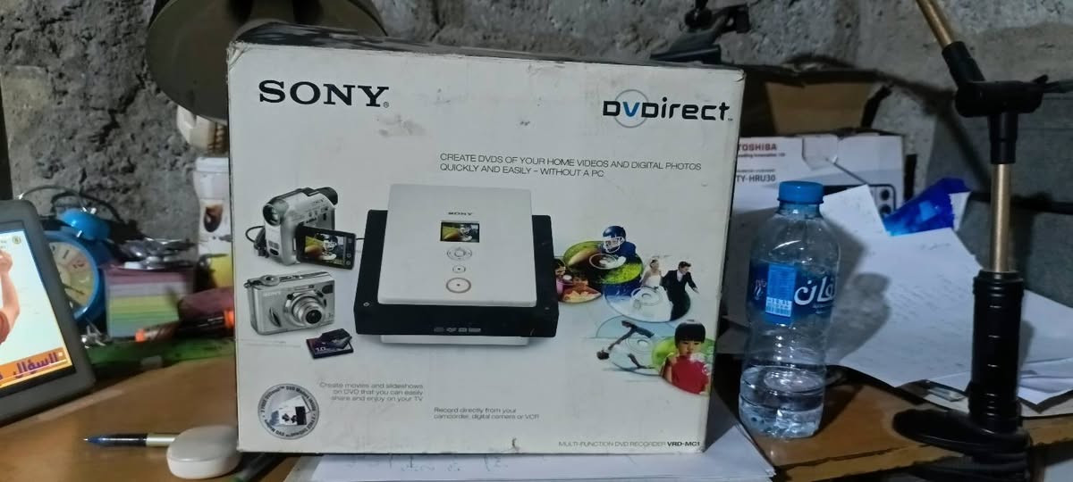 العنوان: جهاز Sony DVDirect VRD-MC1 أصلي للبيع
الوصف: جهاز نادر من سوني مخصص لتحويل الأشرطة القديمة وفيديوهات الكاميرات (Handycam / VCR) مباشرة إلى أقراص DVD بكبسة زر وبدون حاجة لكمبيوتر. يحتوي على شاشة ملونة للمعاينة ومنافذ لكروت الذاكرة. مفيد جداً لأصحاب الاستوديوهات وهواة الأجهزة القديمة.
الحالة: نظيف جداً ومع الكارتونة.
السعر: 70,000 وبي مجال 
عنواني موصل كوكجلي


**إذا كنت صاحب هذا الإعلان وتريد حذفه لأي سبب، رجاءا أرسل رسالة إلى الدعم الفني**