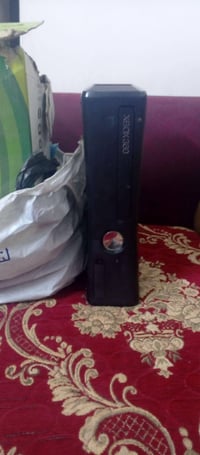 اكس بوكس 360سلم مهكر السعر رخيص جدا جدا ونضيف وكلشي بي اتصل عليه على ه...