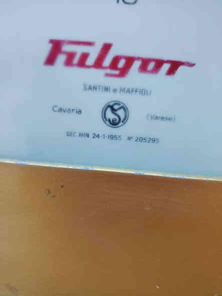 السلام عليكم
ميزان ايطالي مؤرخ ١٩٥٥ مصنوع من الالمنيوم والأوزان نحاس يعمل بالوزن فقط
اما الساعة ينرادلها تصليح
بي٢ فطور زغار من القاعدة مامبينات 
ابيع فقط ديكور السعر٦٥ الف
للحجز والاستفسار واتس اب ***********
