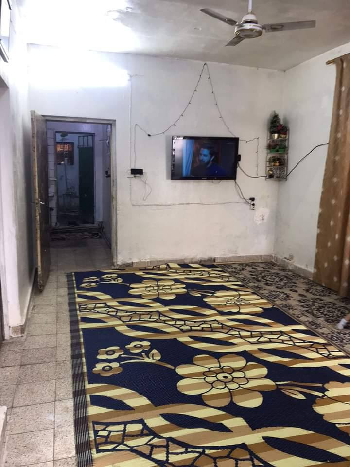 السلام عليكم بيت للبيع طابو ملك صرف،
منطقة الوليد  تبليط ومجاري..
واجهة 12ونص مساحة 355 
كراج وحدبقة كبار وصحيات داخلية وخارجية،
مطبخ  كبير ومطبخ صغير وحولي وترك واستقبال وغرفتين نوم ارضي وغرفتين نوم طابق ثاني وبيتونة وسطح.
للاتصال ***********
يرهم نصف للبيع ايضا
سعر 400
