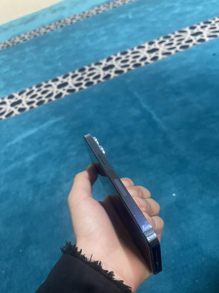 السلام عليكم 
ايفون ١٣ برو 
الذاكره ١٢٨ 
بطاريه ١٠٠ مبدله 
ألون بحري
شخطه مآبي 
مبدل شاشه اصليه وفيس إيدي شغال 
كامرات دمعه 
السعر ٤٠٠ وبي مجال قليل 
للاستفسار خاص او ***********
