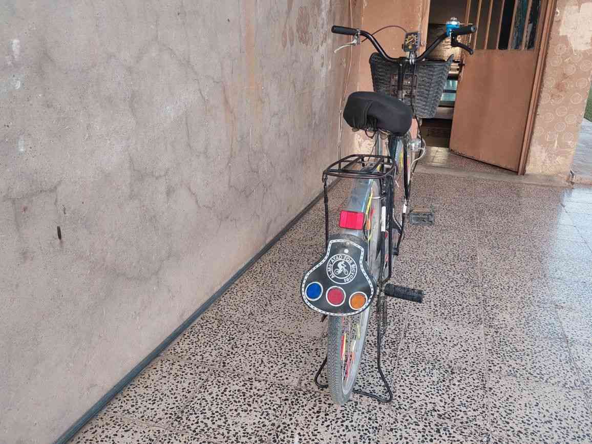 السلام عليكم بايسكل للبيع حجم 27 بايسكل جديد التواصل او الاستفسار واتساب  ***********
