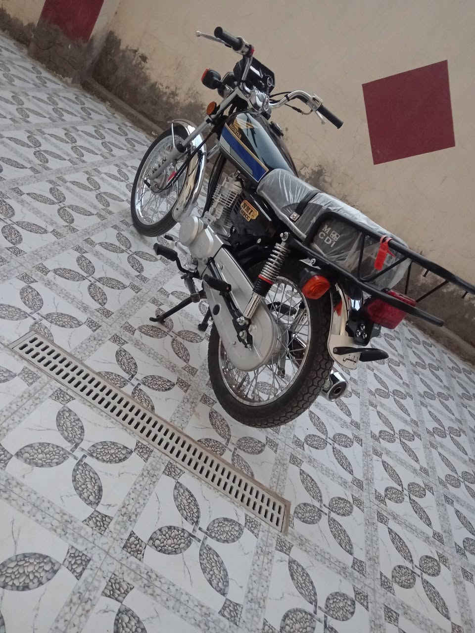 نامه متياز ٢٦ كفاله مكاني اطوريج صالنصه هونداي ٢٠١١ سوبايه طابقين الدراجه جاهزه من كلشي ٧٣٠ وبيه مجال قليل ولحد ينطي سعر من يمه ٨٥٠ من الوكيل هسه مايعجبه يروح يطلع ***********
