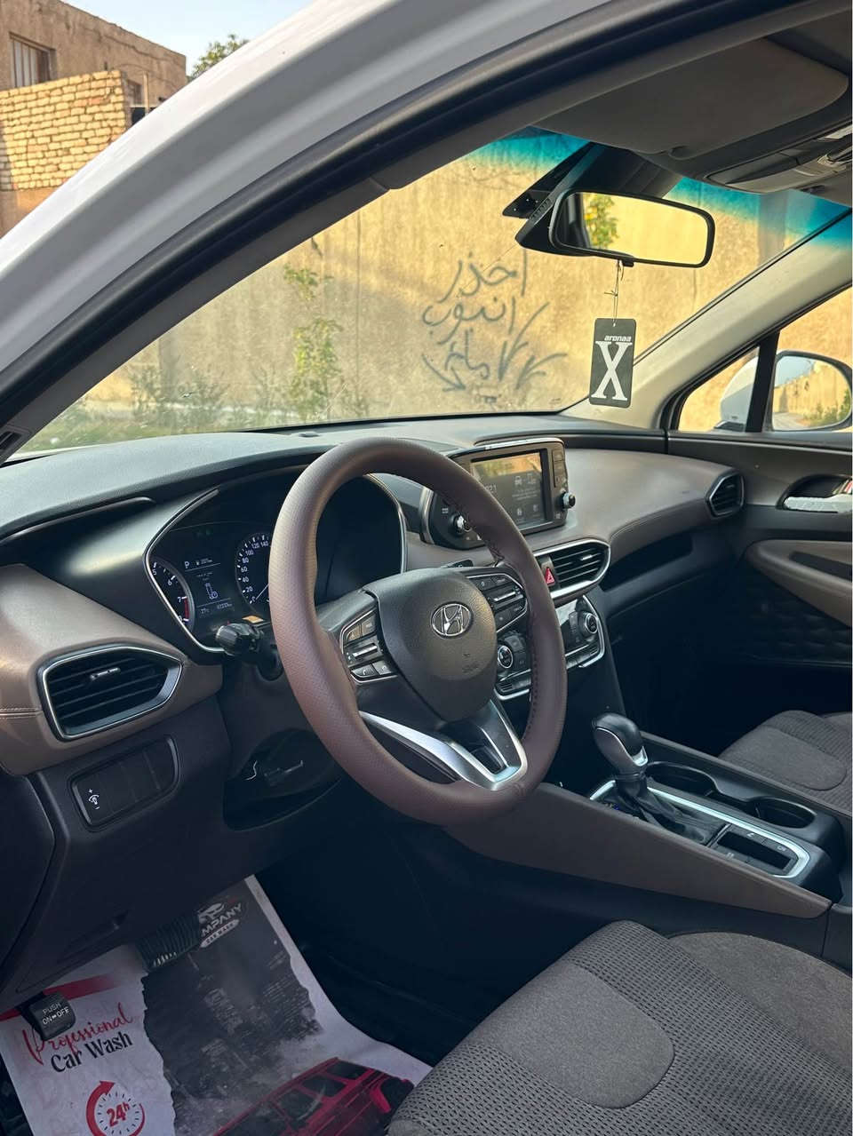 السلام عليكم 
هواندي سنتافيا
2019 خليجي
بصمه
7 راكب
3 قطع تبريد
لايت لد
بكلايت لد
لد نهار
كشنات ثنين كهرباء
داخل قرميدي
السياره بيها بارد بلباب 
وبيها بطش واكع ع قماره⚠️
رقم اربيل تحويل ثاني يوم
السعر176 وبيها مجال حك الجيه
*********** بغداد, العراق
