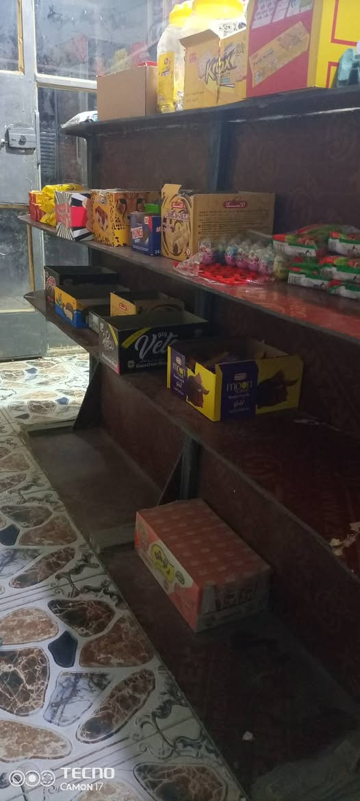 #للبيع رفوف حديد مال محل + ميز حلويات مرتبات ونظيفات
للبيع الشراي يراسلني خاص


**إذا كنت صاحب هذا الإعلان وتريد حذفه لأي سبب، رجاءا أرسل رسالة إلى الدعم الفني**