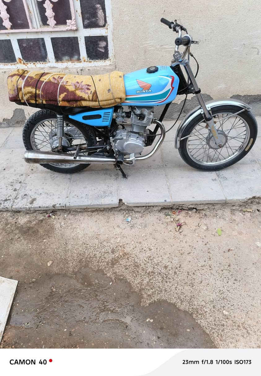 اسلام عليكم دراجه لبيع نامه دراجه كلش حلوه ما ناقصه اي شي كلك الدراجه السعر 250وبيه مجال مكان كربلاء طوريج السياحي ***********
