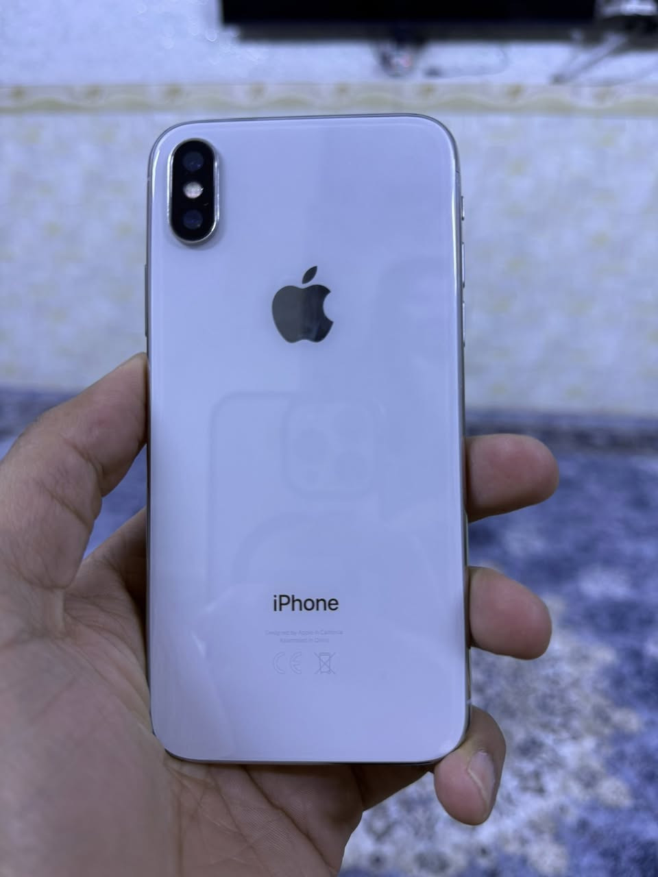 السلام عليكم 
ايفون اكس ذاكره 256 لون ابيض جهاز نظيف 
مبدل فقط بطاريه
سعره 200 وبي مجال
مكاني بغداد البياع حي الاعلام
***********
