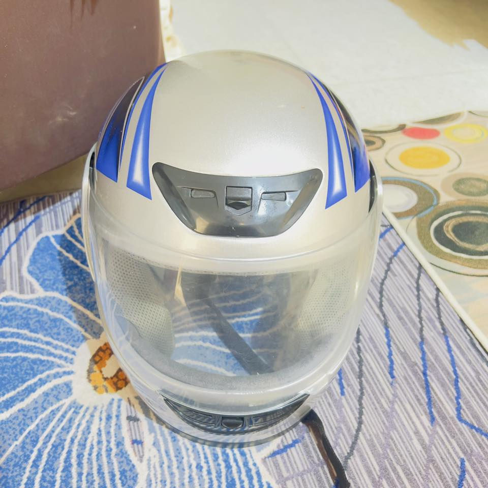 خوذة ⛑️ للبيع عنواني الرميثة ***********
