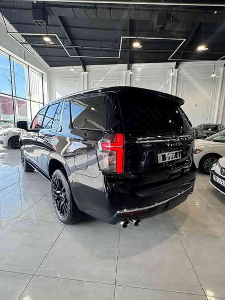 ⸻

🚗 للبيع: شفروليه تاهو خليجي – Black Edition Special
📅 الموديل: 2022
💎 الفئة: برايمر – Black Edition
🎨 اللون: أسود / جنوط سوداء
🛣️ العداد: 71,000 كم
⚙️ الدفع رباعي 4*4—
رقم السيارة مميز
⸻

✨ مواصفات السيارة المميزة:
 • سياقة ذكية
 • حساسات محيطية أمامية وخلفية
 • تبريد وتدفئة للكشنات الأمامية
 • تدفئة للكشنات الخلفية
 • تدفئة للستيرنغ (عجلة القيادة)
 • كشن كهربائي كامل
 • نظام جكات هواء (تصحيح ارتفاع تلقائي)
 • شحن لاسلكي للجوال
 • ثلاجة وسطية
 • نظام تحذير لسائق
 • إطفاء ذاتي (Auto Stop)
 • شاشات خلفية
 • مكيف خلفي مستقل
 • تشغيل بصمة + تشغيل عن بعد
 • دخول ذكي
 • إضاءة LED
 • كاميرا خلفية
 • ويل كاب Black Edition
 • الداخلية وكالة ومحافظة بالنايلون
 • الشنطة كهربائية
 • كامل وسائل الأمان (ABS – مانع الانزلاق)

⸻

🛠️ الصيانة:
✔ التزام كامل بصيانة الوكالة
✔ سجل صيانة منتظم

⸻

📝 الحالة:
✔ نظافة صالة
✔ خالي من الحوادث والرش على الفحص

⸻

📞 للتواصل:***********
