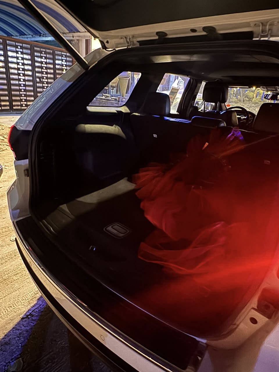 السلام عليكم
للبيع 

Jeep limited 2021 

السياره كفاله من الحادث تقرير تعمل وتسير فقط الدحجه البسيطه الموضحه بلصوره جديده جداً ماشيه بل40 

موديل 2021 

فول مواصفات جنطه شفط حساسات خلفي امامي كامره نقط عمياء جانبيه كراسي جلد وتدفئه وتبريد وكهرباء فتحة سقف توقف ذاتي السياره فول مواصفات رقم بغداد وبأسمي ومكانه ناصريه السعر 278 ورقه وبيه مجال 

رقم الهاتف : *********** 

رقم الواتس اب :***********
