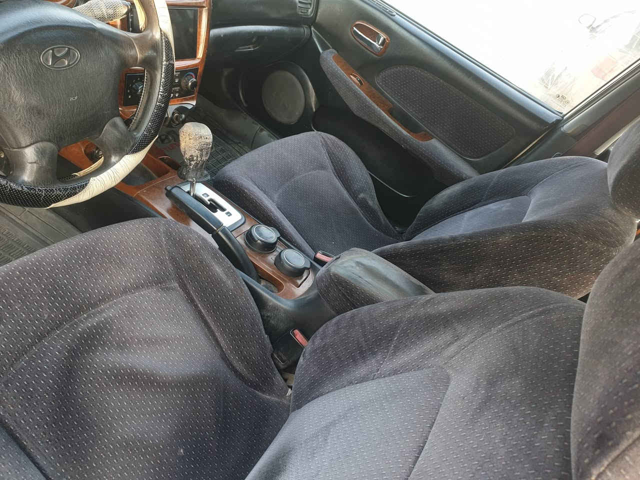 سلام عليكم هونداي سوناتا وارد خليجي ٢٠٠٢ 
رقم بغداد باسمي هزه جديده 
مصبوغه عام صبغ فرن درجه اولى 
فتحه شغاله
داخل ملكي صاج
مري شفط ام الاشره 
السعر ٦٧ وبيها مجال 
المكان بابل محاويل 
***********
