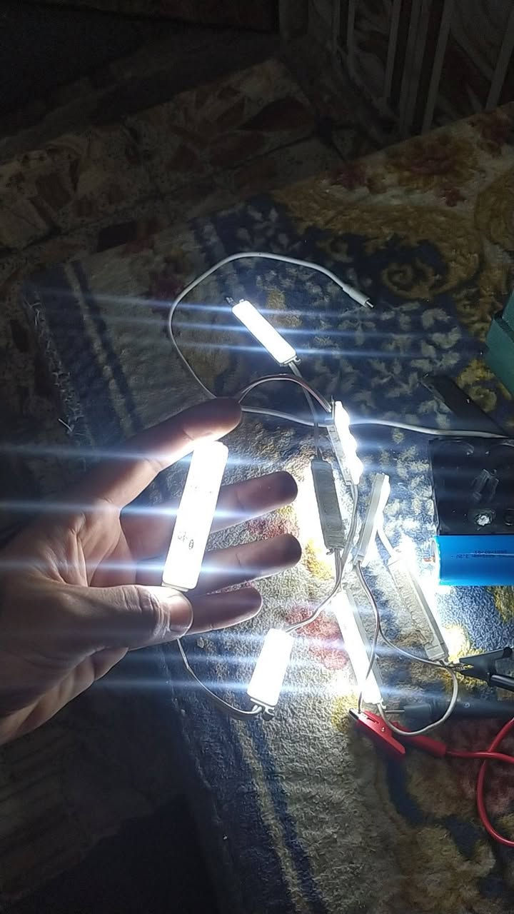 السلام عليكم
كلوبات 12V مستخدم نضيف عل فحص 
ليفيدنه يراسلني


**إذا كنت صاحب هذا الإعلان وتريد حذفه لأي سبب، رجاءا أرسل رسالة إلى الدعم الفني**