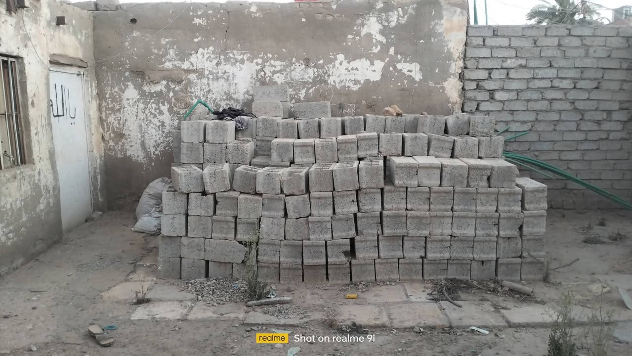 سلام عليكم عندي بلوك العد 500بلوكه سعر 300بي مجال الشراي رقم الهاتف ***********
