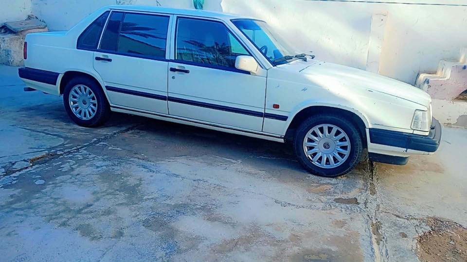 السلام عليكم فالفو موديل 93للبيع ***********
