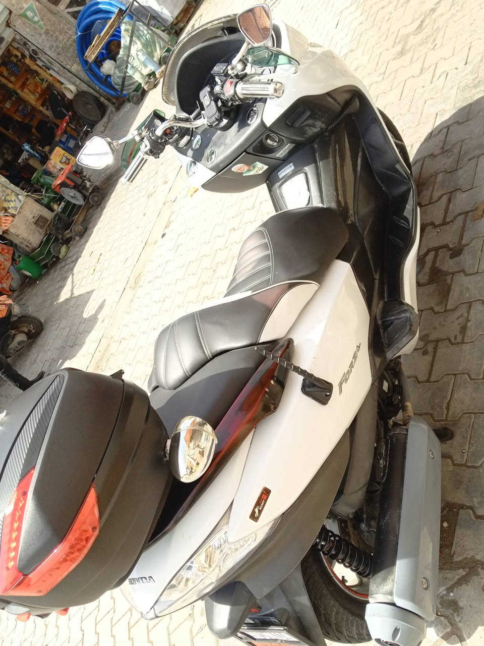 فورزا صفر 10
للبيع كامله مكمله تايرات جدد
كهربائيات كامله كولها شغاله
مكينه بلادي مامفتوحه مع دهن كولدن الالماني
لايت عالي ناصي 
بوجكتر امامي اظافي
جنطه كهربائيه خلفيه سستم اصلي شغال 
سماعات بلادي مع 2سمعات اظافي 
دبل اشاره شغالات كلهن 
ستاند كهربابي شغال 
دراجه خير من الله تراي وين مايعجبك 
مكاني كوت المركز 
للتواصل ***********
نقص فقط جاملغ امامي
