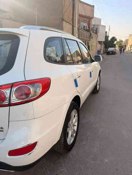 السلام عليكم
سنتافيا 2011خليجيه رقم بغداد 
مكفوله كفاله عامه عدا الجاملغ الامامي 
السياره فول مواصفات 6سلندر 3قطع تبريد 
السعر 155وبيهه مجال مكان السياره بغداد جسر ديالئ 
للاستفسار الاتصال ***********
