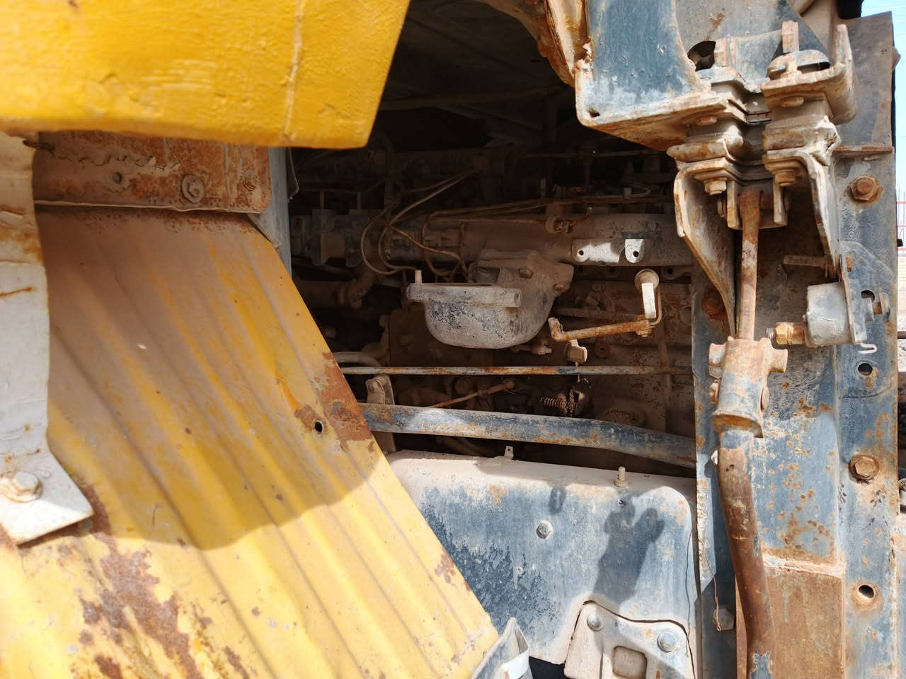 سيارات للبيع رقم وسنويه اصفر بغداد المكان بابل ***********هنه متروكتات يرادلهن ترتيب ويشتغلن
