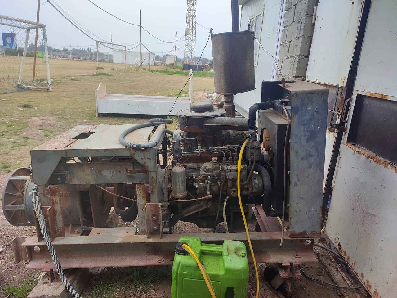 مولده للبيع في النجف المناذره 
المكينه قجمه نضيفه شغاله مامفتوحه 
***********
