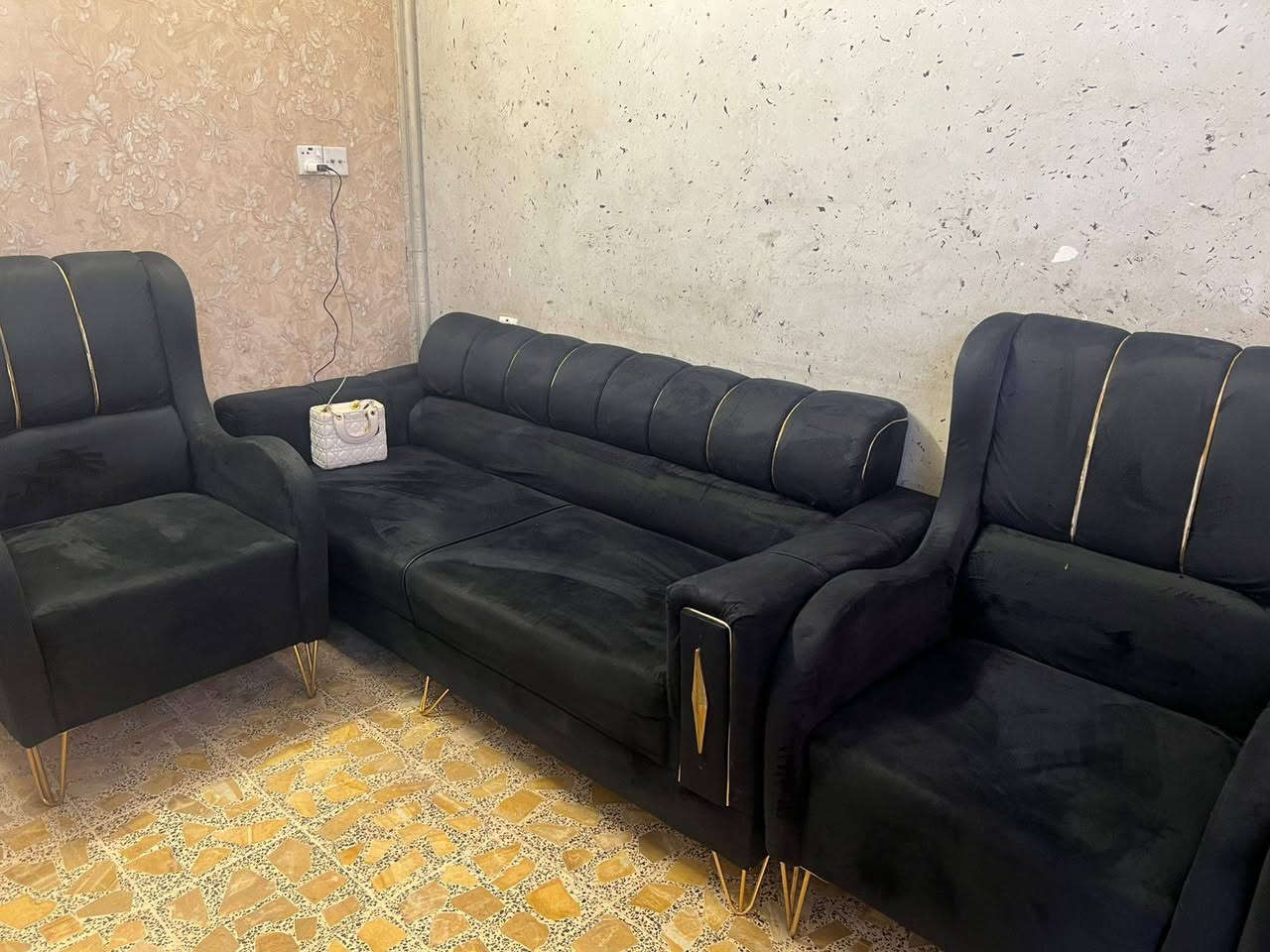 تخم وكاونتر للبيع  واتساب ***********
