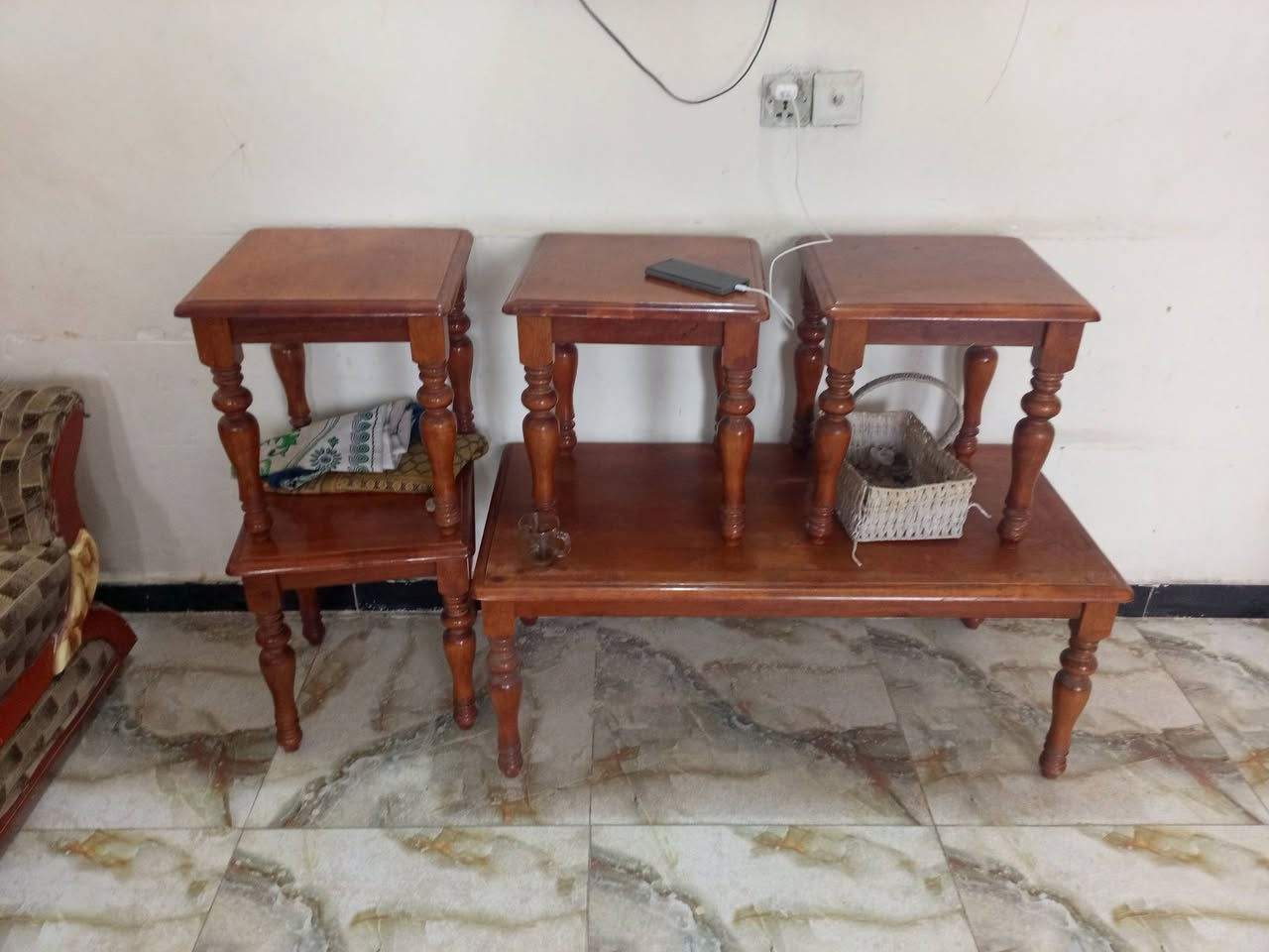 سلام عليكم تخم قنفات نضيف كلش العنوان سبع قصور مقابيل شارع ابو علي السعر 300 وبي مجال (***********)
