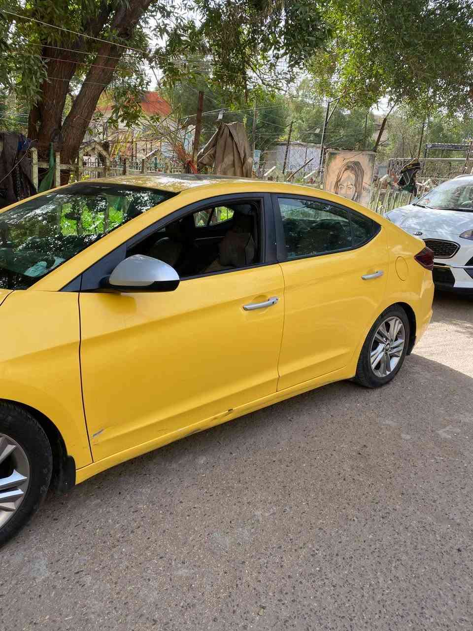 النترا موديل 2020 وارد امريكي
رقم بغداد
السيارة باسمي 
كير مبدل من من سيفيتي الى ايتي
تحويل مباشر
السياره تحتوي على منضومه غاز 
حادثهه موضح بالصور
مواصفات السيارة 
 فوووووول 
مكينه 2000 دوش
لاليت عدسات 
اشارة ترحيب عند الاقتراب  
تحكم ستيرن جهتين
ويل كب اصلي 
3 وضعيات قياده مود درايف
كشنات مخمل
دوشمه عام دلو بالكاظميه درجه اولى
تدفئة بالكشنات
مكان السيارة بغداد 
السعر/130
للستفسار
***********
