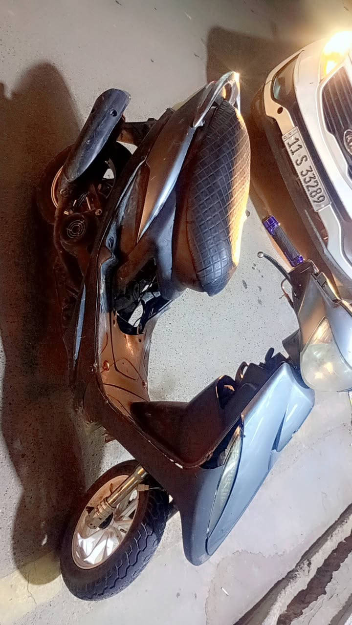 سلام عليكم دراجه ماكس لبيع امكينه 49دراجه بيه لاستيك ولف 
مكاني زعفرانيه رقم صاحب دراجه ***********بس واتساب
سعر 350وبيه مجال احك جيه
