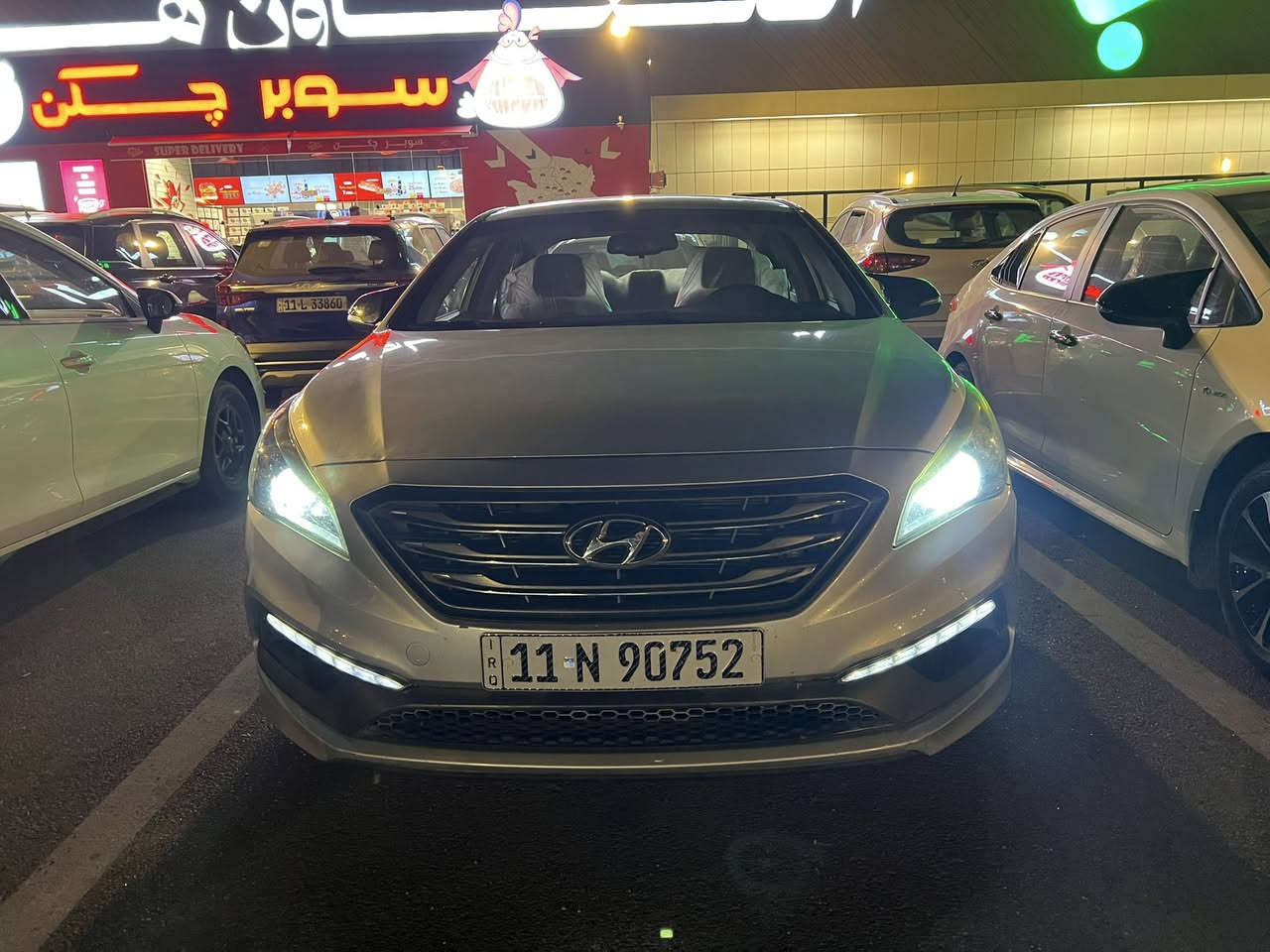 السلام عليكم سوناتا 2015 وارد امريكي السياره جاهزه وخير من الله عليها تخم تاير جديد عليه ادامه كامله للمكينه السياره جاهزه من كل النواحي حادثه كما موضح بس صوره جاملغ خلفي وقبق جنطه السياره جاهزه للخير السعر 133 وبيها مجال 
السياره بسمي تحويل ثاني يوم مكان بغداد المنصور للاستفسار 
***********
