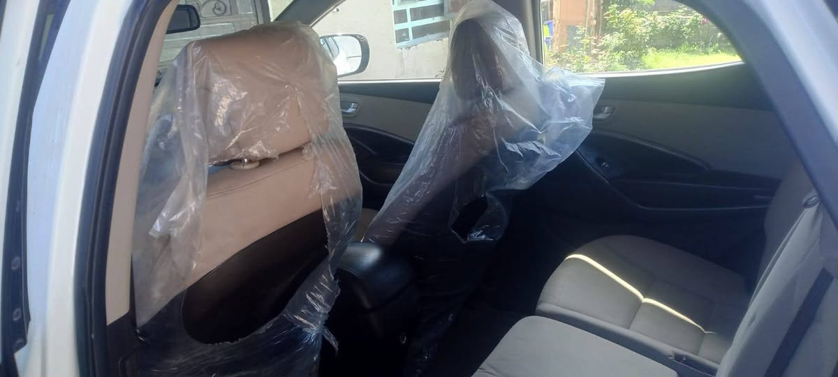 سنتافي موديل ٢٠١٣ خليجي 
محرك ٤ سلندر دوش 
السياره فول عدا البصمه 
السياره جاهزه 
تخم تاير 
تبريد 
صدر
بيها قطعتين صبغ 
السعر ١٤٥ وبيها مجال بسيط 
مكاني بغداد الغزاليه 
***********
