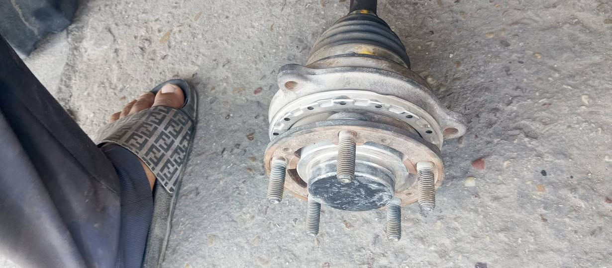 سلام عليكم فلنجه بولبرن مال النتره n تفصيخ اصلي جهت عكس سايق مكفول عل ضمان مملعوب بي قيم واخذ مكاني البياع ***********
