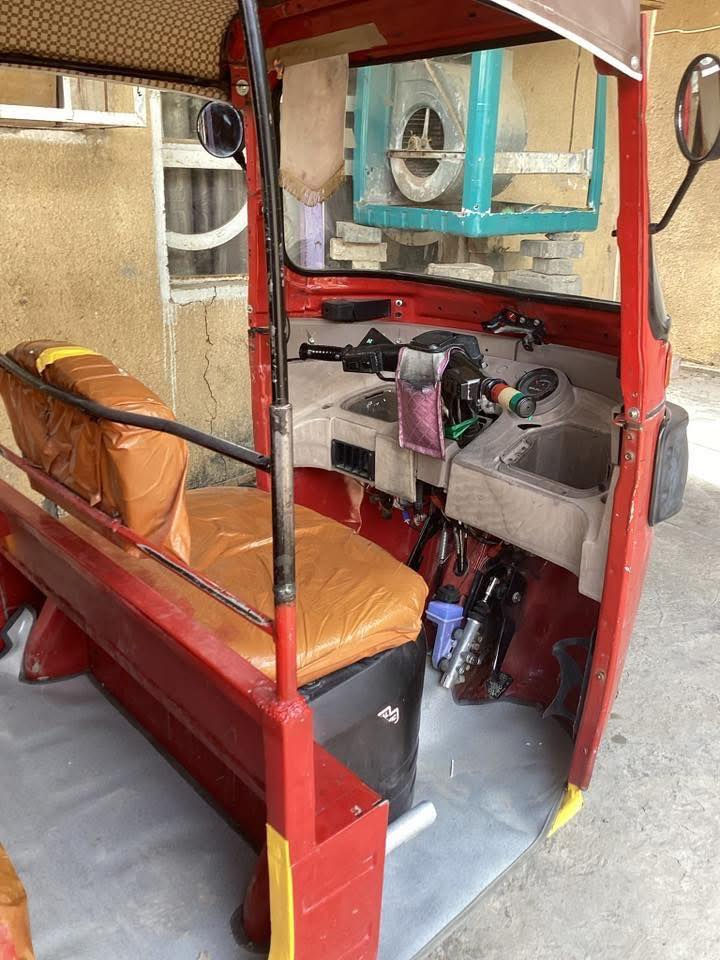 سلام عليكم تكتك البيغ موديل 2018 وراق كامله بسمي الوصل سعر 1600 وبيه مجال رقم ***********
