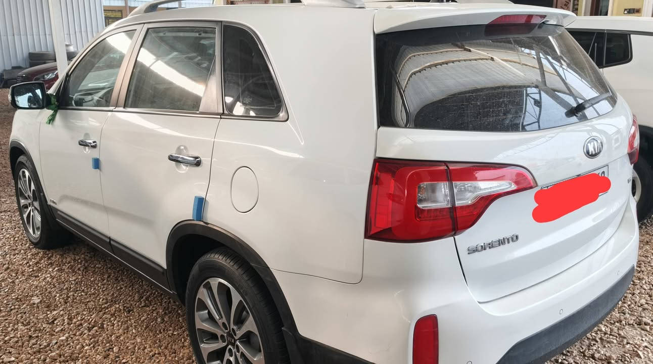 للبيع 
سورنتوا ١٤ كفاله عامه ٦ سلندر
فول مواصفات
ماشيه ٣٣ حقيقي 
ع الفحص
***********
