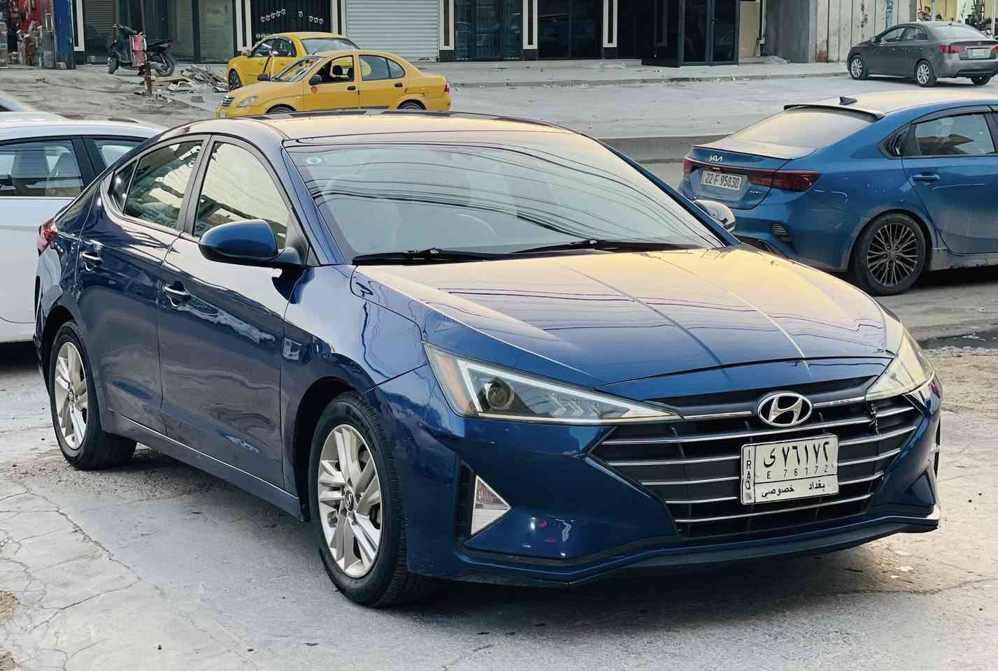 هونداي النترا 🇺🇸صبغ ابواب ثنين توحيد لون وجاملغ مبدل نفس اللون    فقط بارد حافة البنيد كير ايتي بلادي المرغوب وصار عندي مكانين بي دي ار صغار كلش السياره عليهة سيرفس عام من كلشي 
مـوديـل \ 2019
المـواصفات
ردرات جانبي •
تحديد مسار•
ثلاث وضعيات قياده •
حساسات خلفي  •
شاشه كامره دوره •
كروس سرعه•
مانع انزلاق•
لايت زنون اصلي • 
تحكم ستيرن جهتين •
شاشه صغيره للأعطال•
ويل كب •
-نضام البريك ABS •
4 دسك•
حساس لضغط الأطارات بالدشبول•
السعر . $122$وبيهة مجال 
مكان السياره بغداد/حي الاعلام رقم***********
