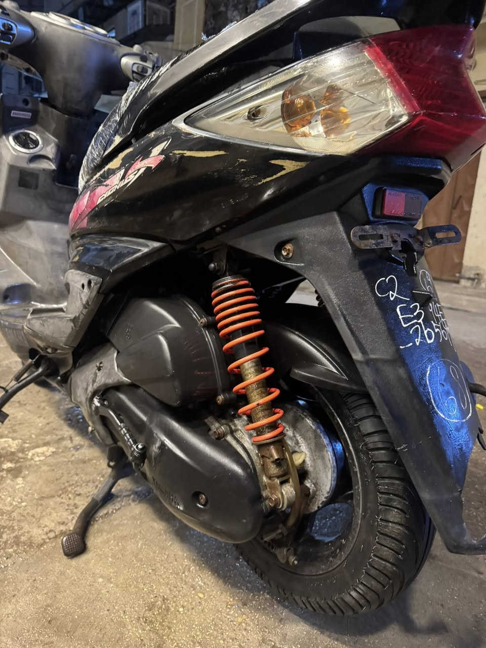 السلام عليكم أعاده نشر بسبب الوعود الكاذبه سكنس فحل كابريتر كوري صار شهر و20 يوم منزلها رمبه نضافه كدامك بل صور ايشي مناقصه ودراجه خير من الله للاستفسار *********** مكاني بغداد الكرخ
