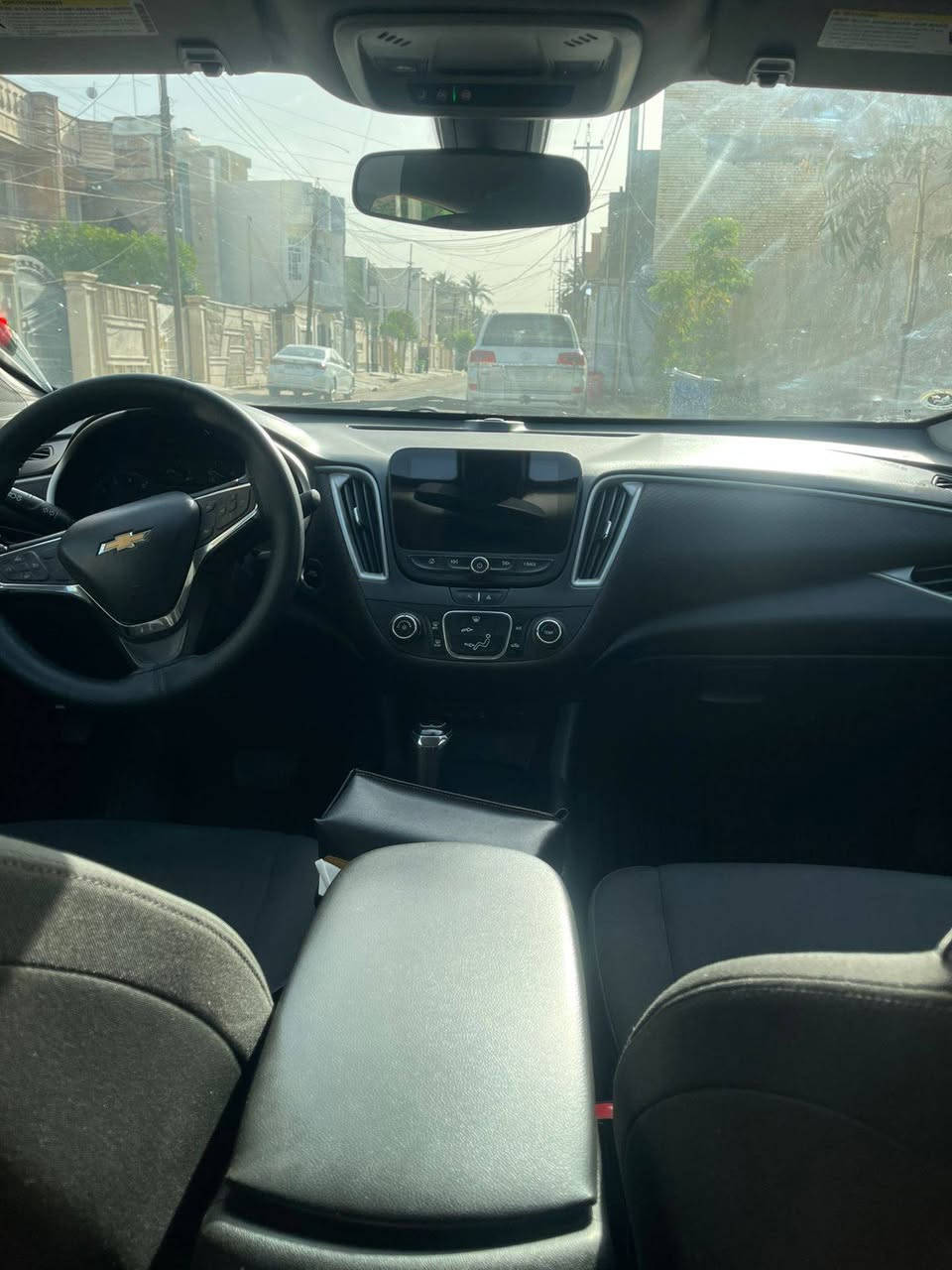شوفر ليت ماليبو ٢٠٢٠ 
كلين بدون صبغ  بدون ايرباك حادثها مرفق بسيط دعاميه اماميه
كير محرك مكفول 
تبريد ثلج ❄️ مواصفات RS الرياضي المرغوب
بصمه تشغيل وابواب
كرسي كهرباء
اوتو ستوب دكمه 
جنح بلادي
مثبت سرعه
شاشه تحكم سرعه مسار
ويل ١٨ الرياضي بلادي
وهواي مواصفات المعروفه للRS
رقم اربيل سنويه بأسمي شرط التحويل
السياره جاهزه من كلشي مابيها اي نقص
مكان السياره بغداد/ البنوك 
رقم ***********
السعر ١٣٢$
