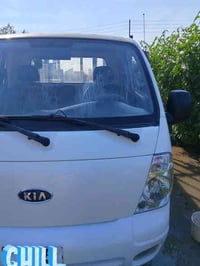 11. سياره حلوه مكفوله كير محرك 2700 رقم شاصي  رقم بغداد بسمي هزه جديده...