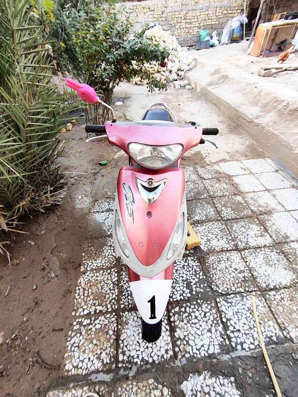 دراجه للبيع كامله من كلشي سلف هندر مفتوح ولفات فقط دراجه خرسه كهربأيات كامله عليه وياله مختمات رياضي ودبلات امامي رياضي سعره 550 وبيه مجال حك جيه رقم  ***********
