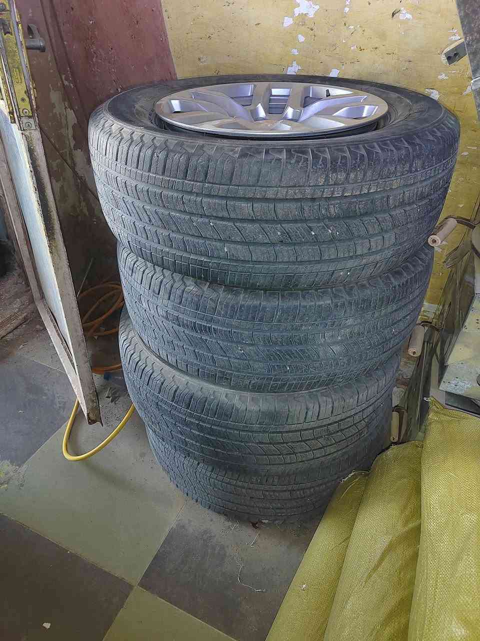 السلام عليكم ورحمة الله وبركاته
تخم ويل كب مع تايرات مشلن مال سياره تاهو ٢٤ ماشيه ١٠ الاف فقط نضافة الويل ١٠٠/١٠٠ مكاني ديوانيه المركز *********** خلي سعر وبالعافيه عليك شديت ويل بريمر
