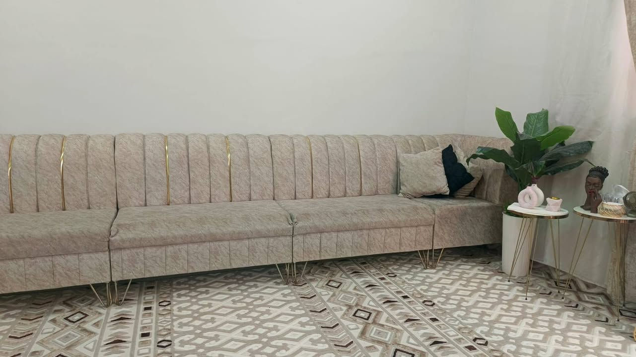 تخم ١٠ مقعد نضيف
سعر ٢٥٠ الف 
العنوان كربلاء الحر
تواصل فقط على هذا الرقم ماكو خاص
***********
