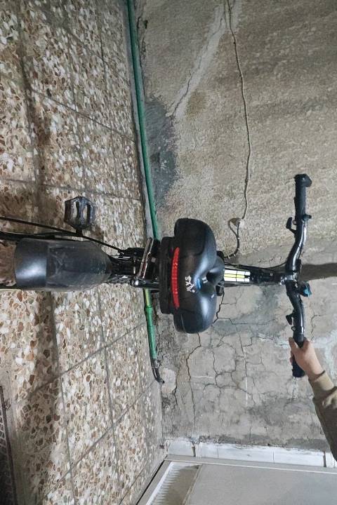 العنوان:الشعب فلكه صباح الخياط
الحجم:26.5
المميزات:بايسكل رياضي امريكي
 كير خلفي8نمر كير امامي 3نمر 
جيد للمسافات الطويله
وايرات دفن 
بريك دسك دهن
التايرات جديده شيمانو و مكينه شيمانو 
دبلات  دهن مريحه جدا 
تم المشي فيه قليلا فقط للتجربه
الهدايا:فدراليه ضوء شرطه مع لايت و جرس طاقه شمسيه و شحن تايب سي ياتي معه سرج مجاني
قابل للمفاوضه السعريه 