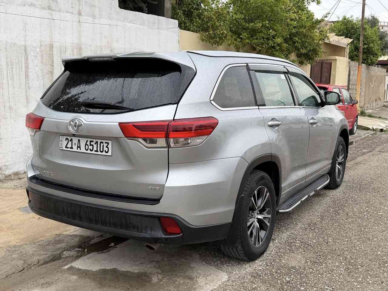 للبيع تويوتا هايلاندر موديل 2018 سعر 208$

ماشيه 77 ml

مواصفات Leمحسن 
بصمه 
شاشه جبيره 
داخل صحراوي 
كشن كهربائي 
فور ويل 4*4
تبريد مركزي 3 مقاعد 
رادار امامي 

ضرر السياره قطعه وحده جاملغ امامي صبغ ومكانين بارد ازغار بيها 
كير ومحرك شرط مامفتوح بدون اي عيب 
مكاني كركوك 
***********
***********
