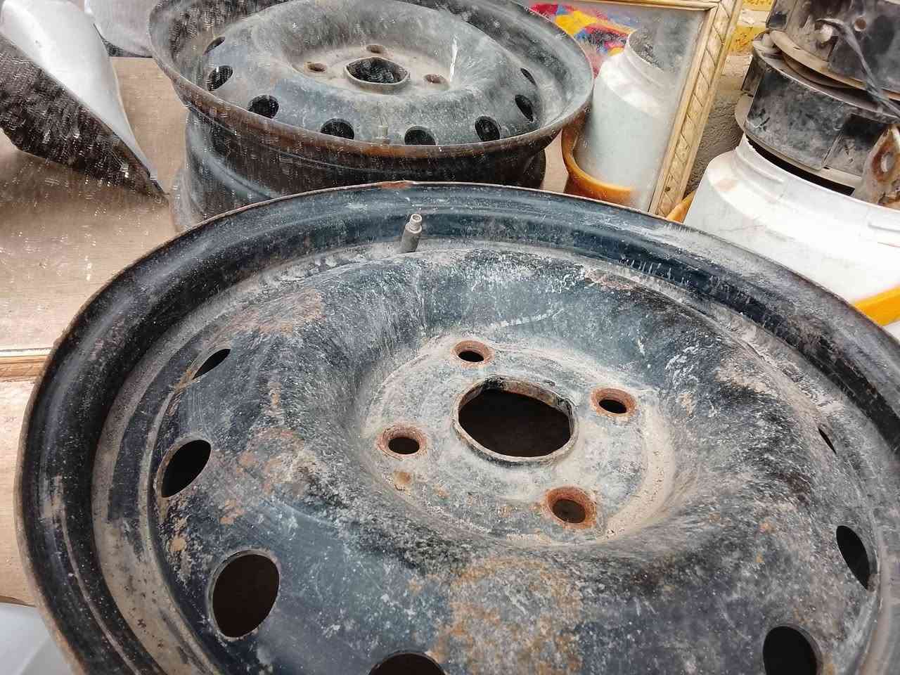 سلام عليكم للبيع غراض مرايات شيري اي فايف سعر 35....
ويل حديد سعر 15 باب بنزين سعر 10 مكاني شطره ***********
