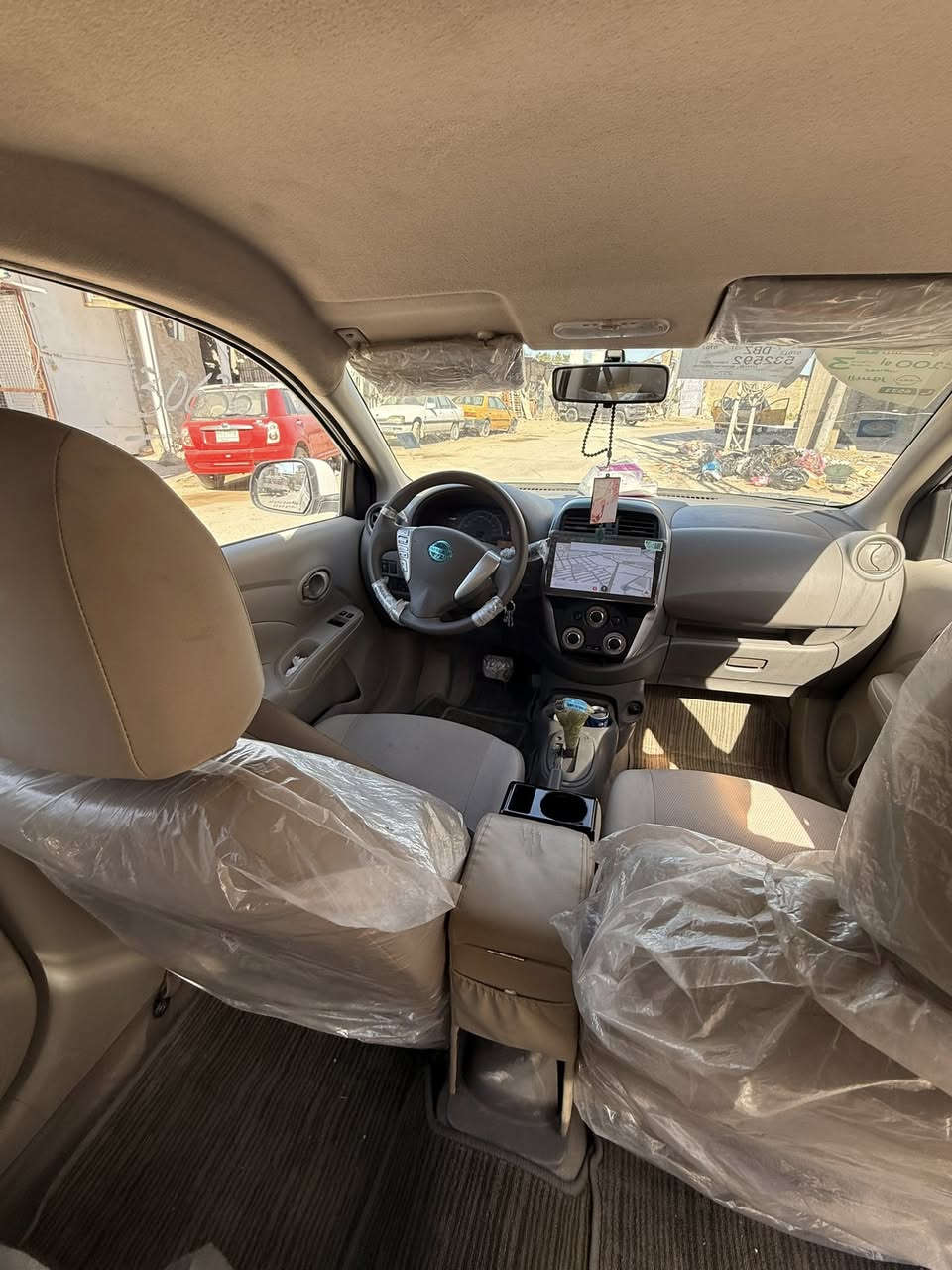 السلام عليكم متاح صني هندي مديل 2024 السياره جديده بمعنى الكلمه ام البليته الزركه شركه 
السياره مكفوله من التبديل والصبغ 
بيها بارد كلش خفيف بخشم جاملغ  
رقم بغداد ب اسمي السياره السعر 127
***********
