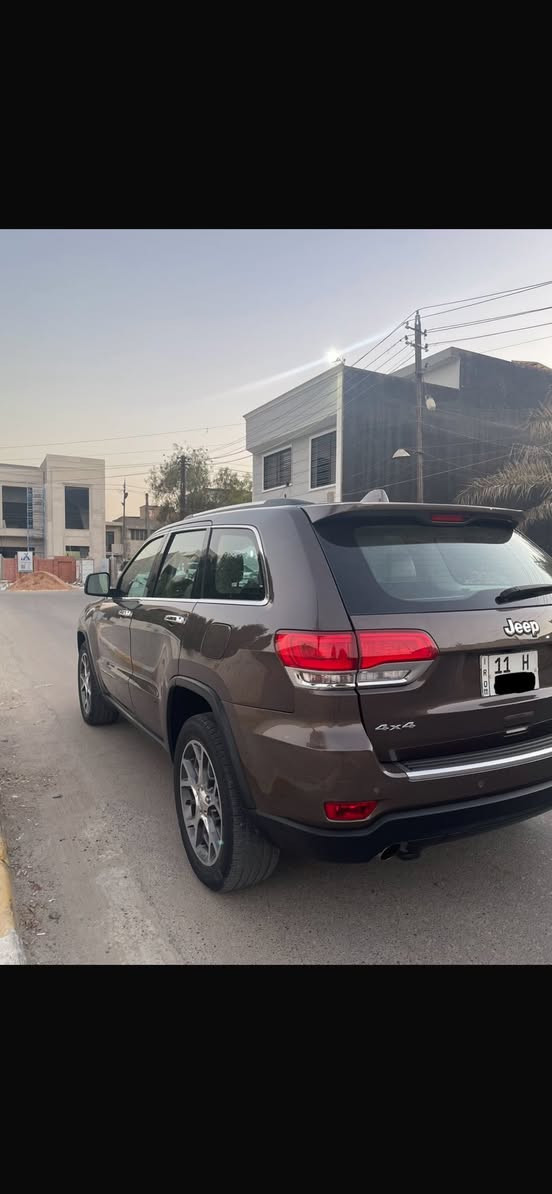 السلام عليكم جيب 19خليجي وكاله ليث العبيدي لمتد سياره جديده سياره صار بيه البنيد صبغ واشويه من الحاملغ فقط بدون دواخل ***********
