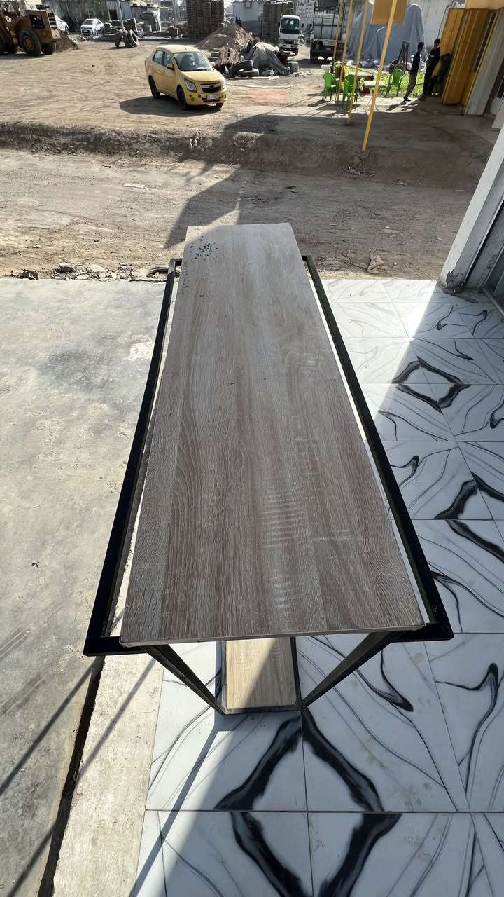 ستاند خشب صاج
جهتين
هذا تفاصل
يتحمل وزن عالي 
نظافة 85‎%‎
75،000
***********
