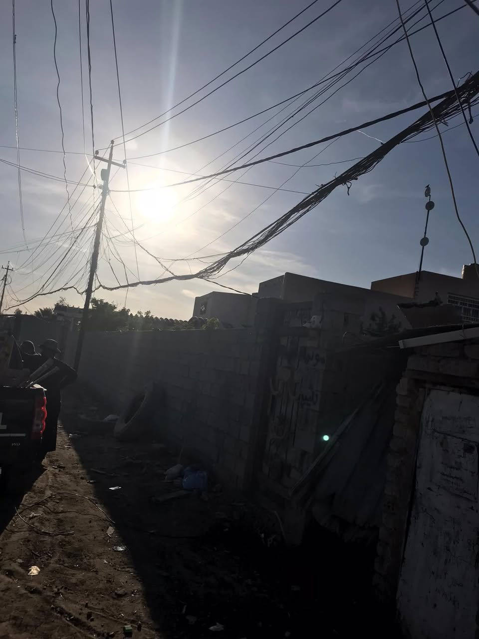 سلام عليكم اخوان احنه كادر لتصفية وترتيب وايرات المولدات انشيل الواير التالف والمتروك ونرتبه مثل الضفيره عندك نقل جوزات او بوردات تنضيف التيوله اتصل وتدلل ***********
