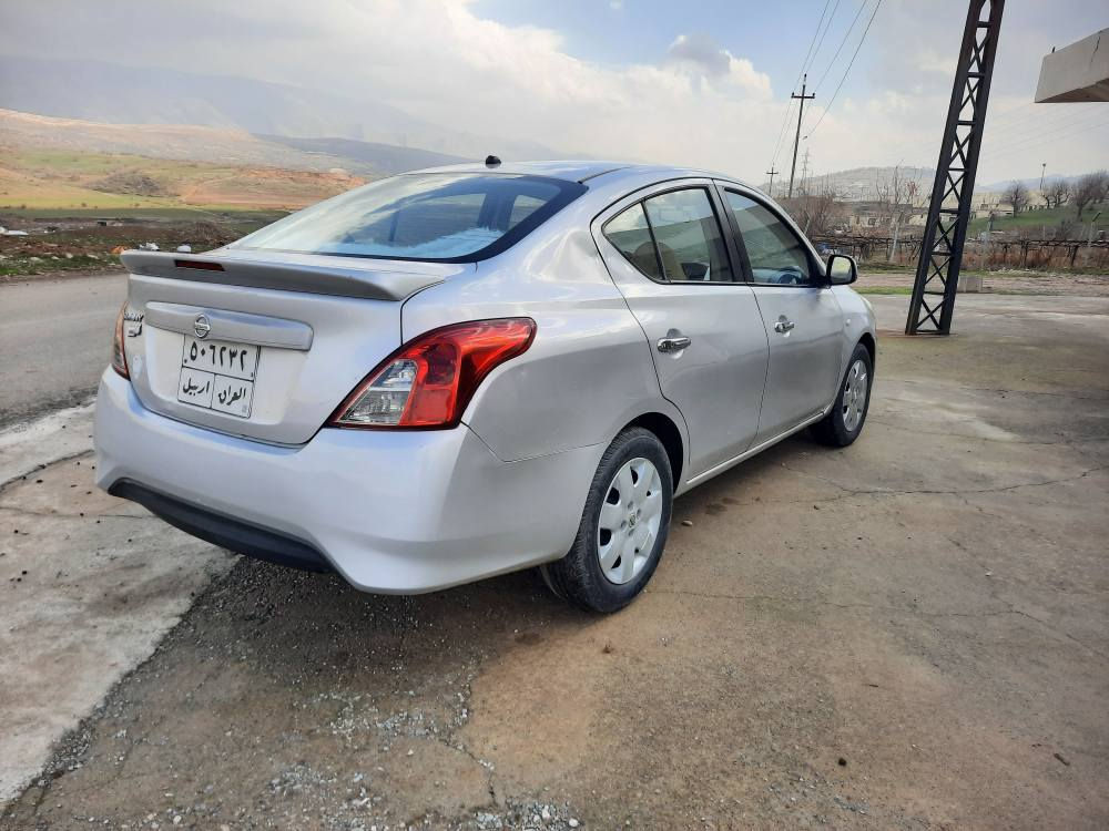 نیسان سنی مۆدیل 2017 یەدە نیکل دەبل گێچ گێرو مەکینەو توندوتۆڵی تەبرید ساردوگەرمی بەشەرت سەنەوی تازە بەسەر چووە فحسو هەزەی نوێیە. سیارەکە پێنج پارچەی بۆیاغە. براکێتی لای سکنی قنجێکی پێوەیە سیارەکە هیچ مەسرەفی تێدانیە نرخ 85$معامەلە شوێن شقلاوە بۆزانیاری زیاتر پەیوەندی بکە 
***********
*********** شقلاوة, أربيل
