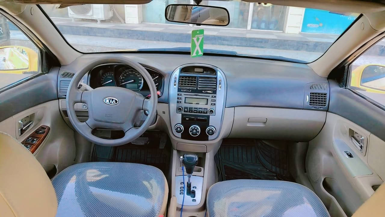 السلام عليكم كيه اسيراته موديل 2008 رقم بابل انكليزي  مكفوله من ضربه كير ومكينه وحداديه مكفولات السعر 72 العنوان بابل  رقم تلفوني ***********
