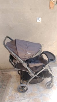 عربانة اطفال للبيع كلش نظيفة تصفط إذا تردوها ،تتحمل  طفال لحد 4 سنوات ...