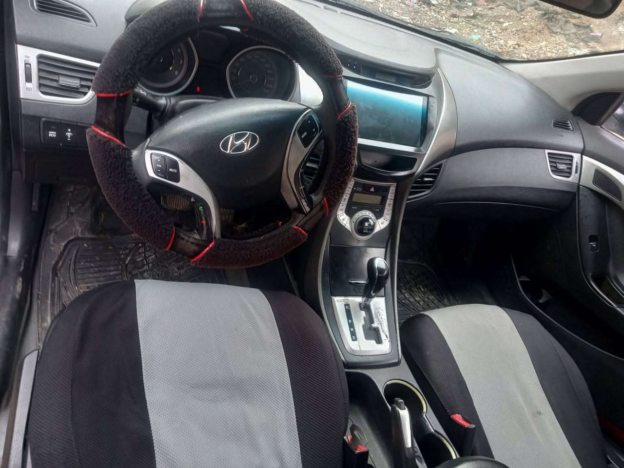 السلام عليكم 
سيارة افانتي مضلع للبيع موديل 2012رقم نينوى سنويه 2025 كابون بانزين بيها السيارة فول توماتيك محرك 16GDiبيه تنقيص من التبديله للتبديله ربع لتر السيارة بيها صبغ مكان واحد يم قبق البانزين تواير جدد وشرط التحويل 
السيارة جاهزة 
السعر 105وبيها مجال 
للتواصل 
***********
***********
